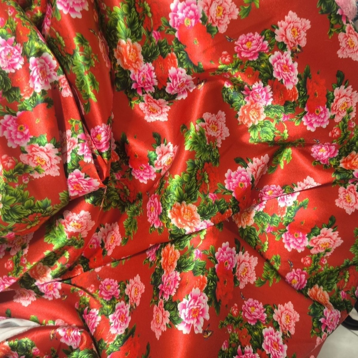 Acetat-Satin-Stoff mit Blumend – Sewing By Bewertung und Preis